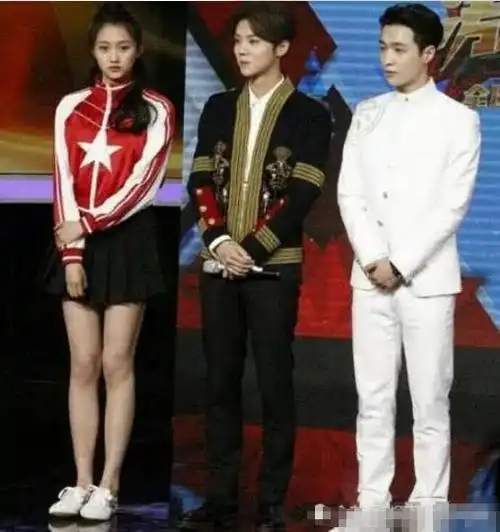 鹿晗是怎么追关晓彤的?鹿晗自曝:张艺兴给的微信!不愧是好兄弟