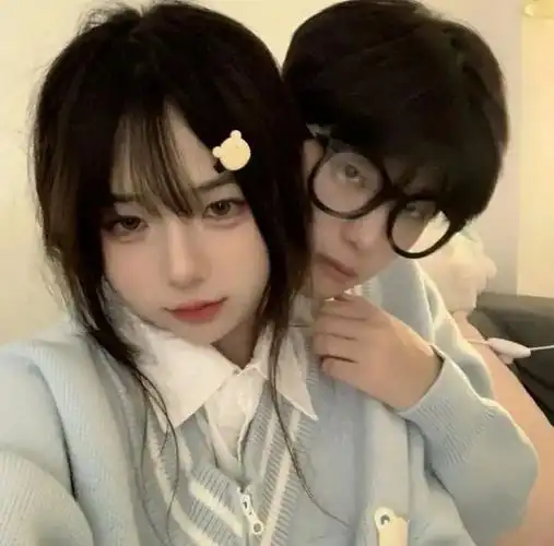 情侣头像我还是很喜欢你像星光坠入眼眸一眼万里