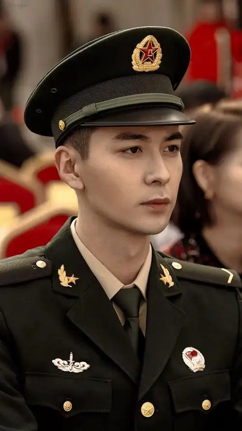 男星军装大赏,不帅不要钱