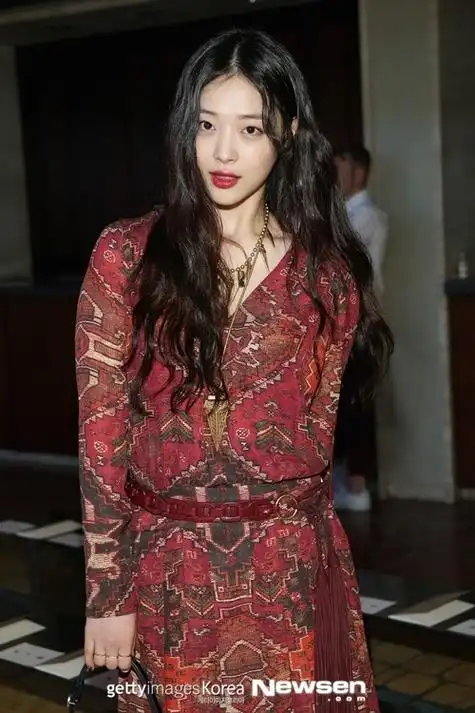 崔雪莉#150915 纽约时装周 tory burch秀场 99那天的红裙和漂亮脸蛋