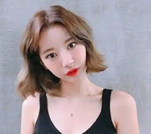 无刘海短发图片