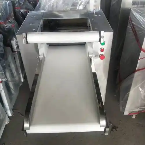 商用厨房设备全自动压面机新款输送式全自动压面机揉面机压面机配件压