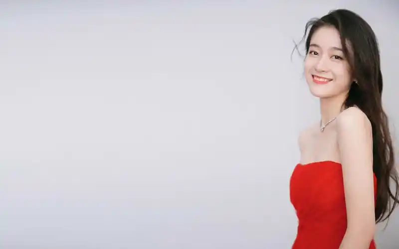 张雪迎抹胸礼服性感图片桌面壁纸