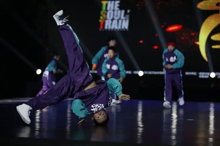 热烈祝贺"荣县凯力街舞"荣获tst国际街舞邀请大赛少儿齐舞冠军和金奖