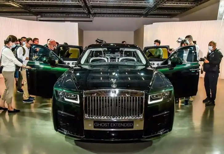 新一代古思特加长,这个配色高级感十足,优秀的内外配色搭配典范