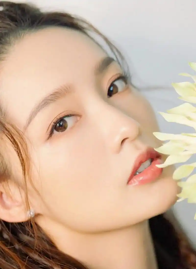 中国内地著名影视女演员李沁!