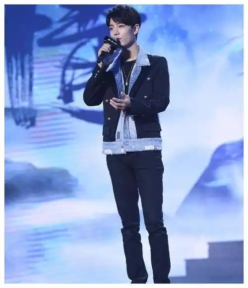 原创肖战王一博不仅同框还合唱两位新晋老公太养眼一时不知先看谁