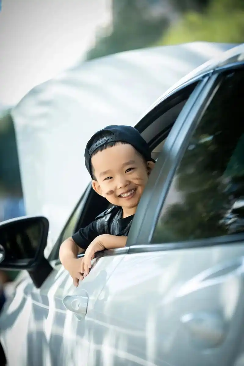 四岁照#阳光小男孩 #童真笑容 #记录童年#爱拍照的boy - 抖音