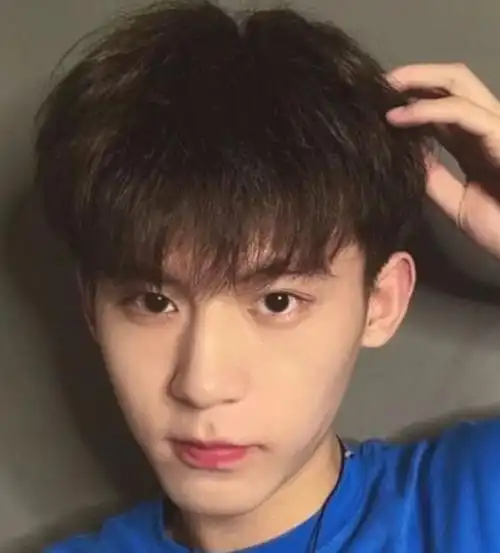 2021男生齐刘海碎发,挑选适合自己的发型