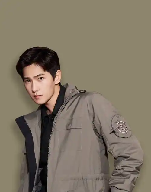 特战荣耀导演晒杨洋2019年所送贺卡并祝贺杨洋新剧播出