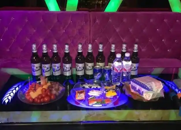 ktv曾是年轻人的"聚会圣地",现在为何无人问津了?