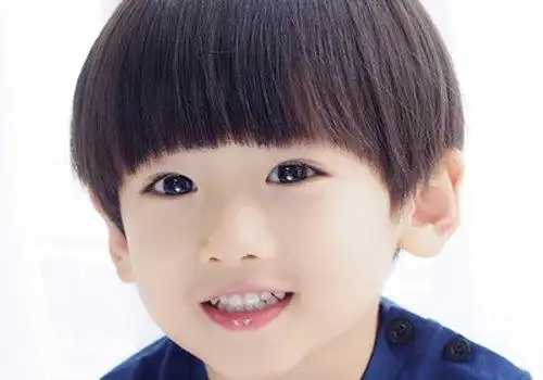 区区一个3岁小孩懂什么发型不发型男童发型如何理需要技巧