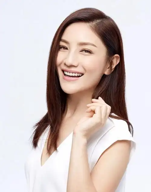 浩福祥木门品牌形象创领新高度签约知名艺人胡可