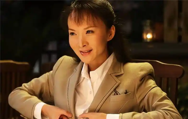 原创演员谢兰和丈夫坚持丁克12年愁坏婆婆41岁意外得子全家乐开怀