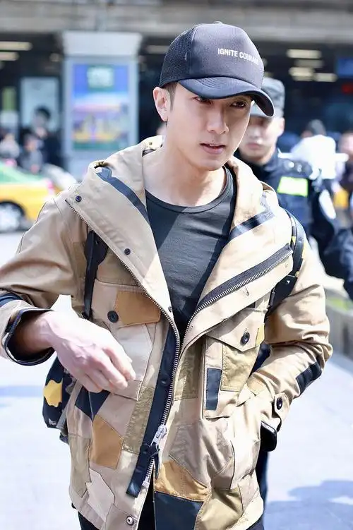 吴尊图片 吴尊机场街拍图片