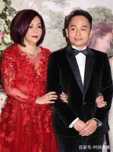 公司高达四家,之后周正毅被评为魔都第一富,毛玉萍则成了成功男人背