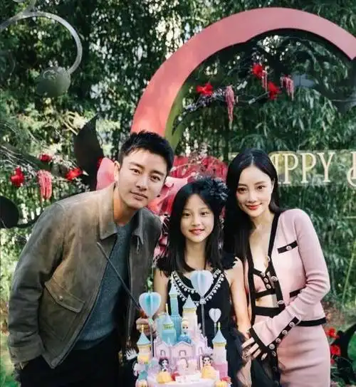 离婚5年后看李小璐和贾乃亮的境遇夫妻差距不言而喻