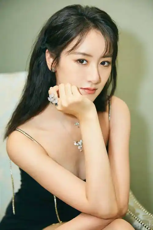 袁冰妍真妩媚,身材也不含糊_魅力_气质高雅_成为了