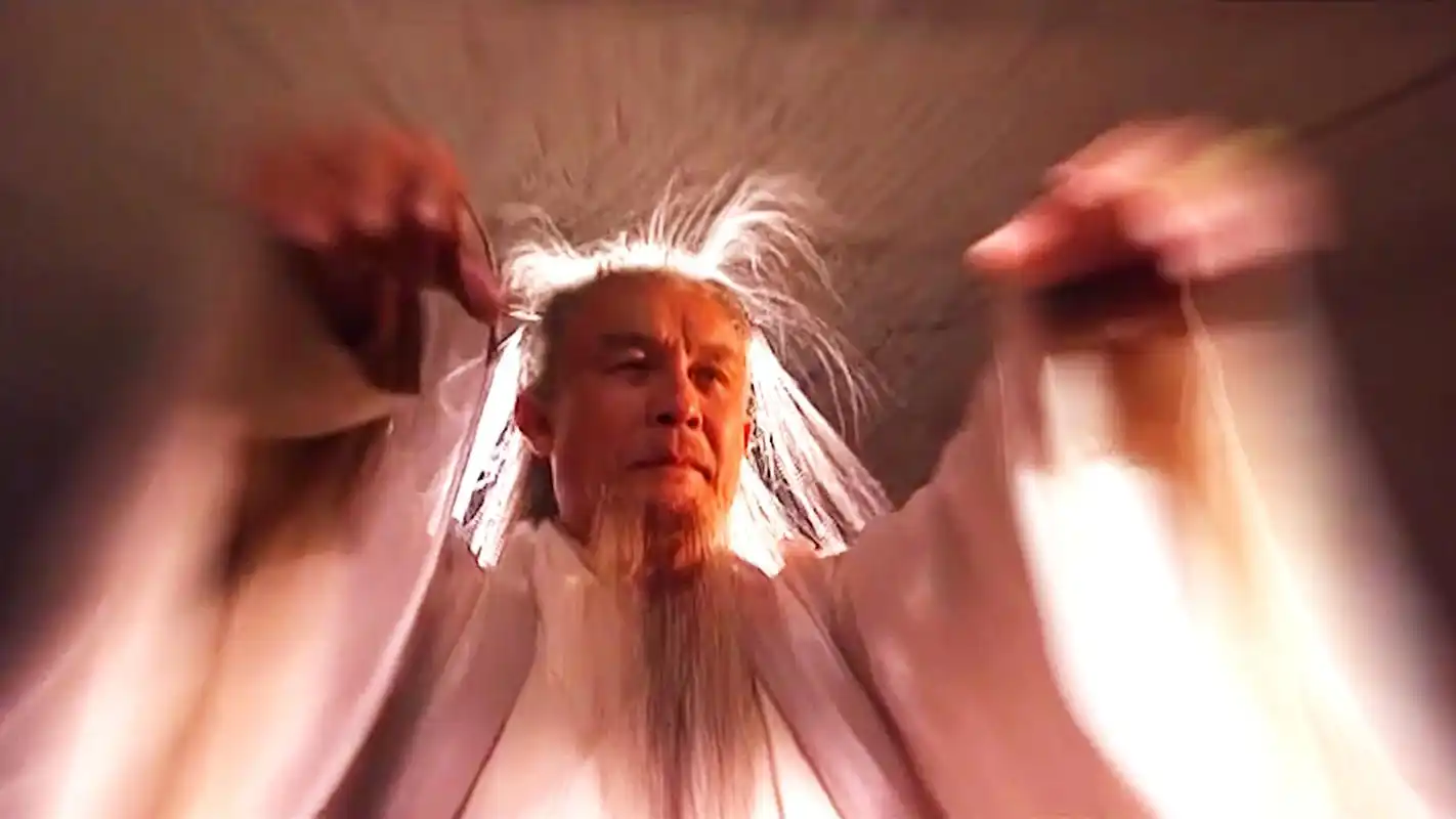 无崖子是《天龙八部》里最让人看不懂的一个高手,从资历年龄上来看,他