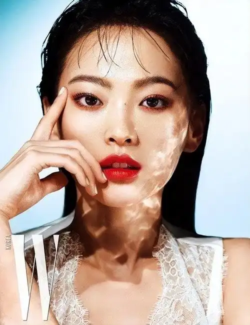 韩国女星千禹熙靓丽写真!她俏脸成熟妩媚太性感艳丽