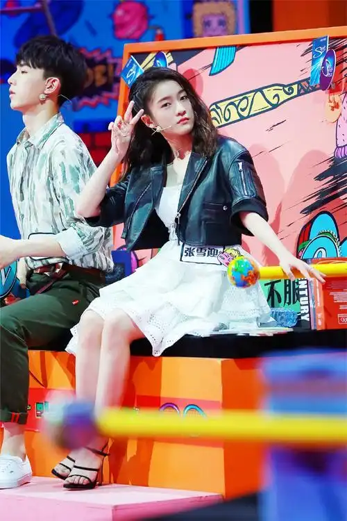 张雪迎爱奇艺大学生来了剧照花絮图片[5/6]_综艺_美桌网