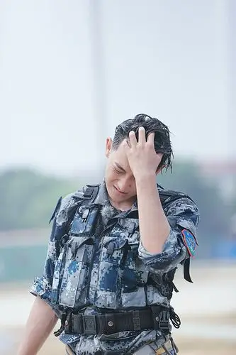 《真正男子汉2》男女兵对抗战黄子韬汗如雨下