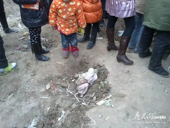 江苏响水一桥下挖出4具童尸 三具系亲属掩埋不构成案件
