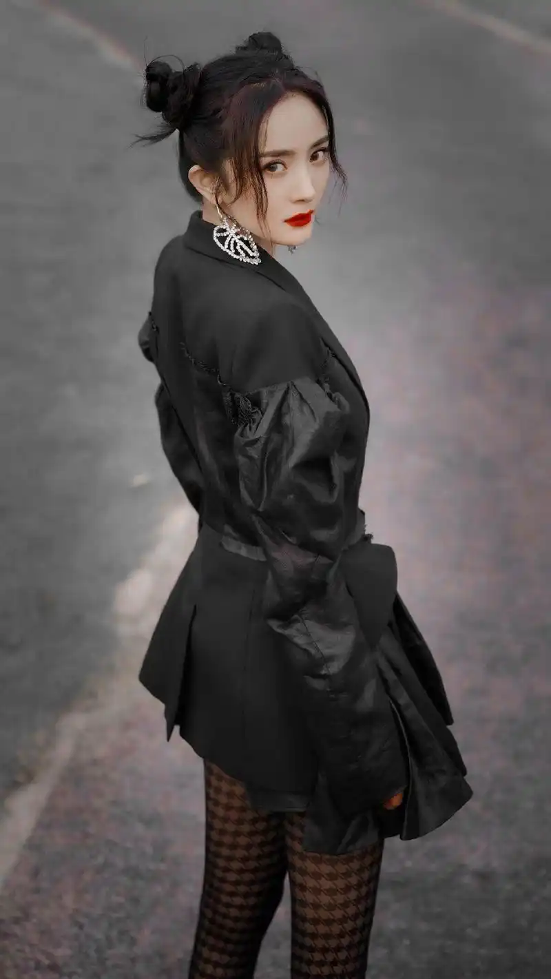 杨幂王牌对王牌哪吒头造型:大幂幂太美了~