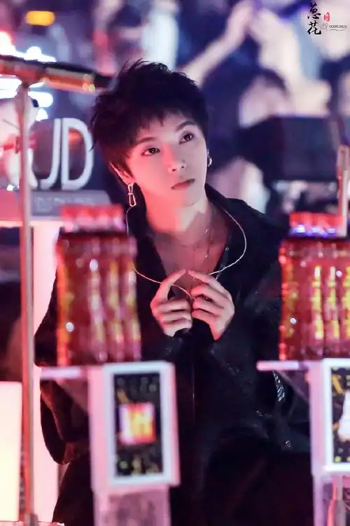 明星的锁骨可以有多欲##华晨宇歌王