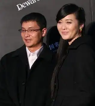 这是李琳代表国家赴美交流后首次出现在公众面前,也是李大双,李琳