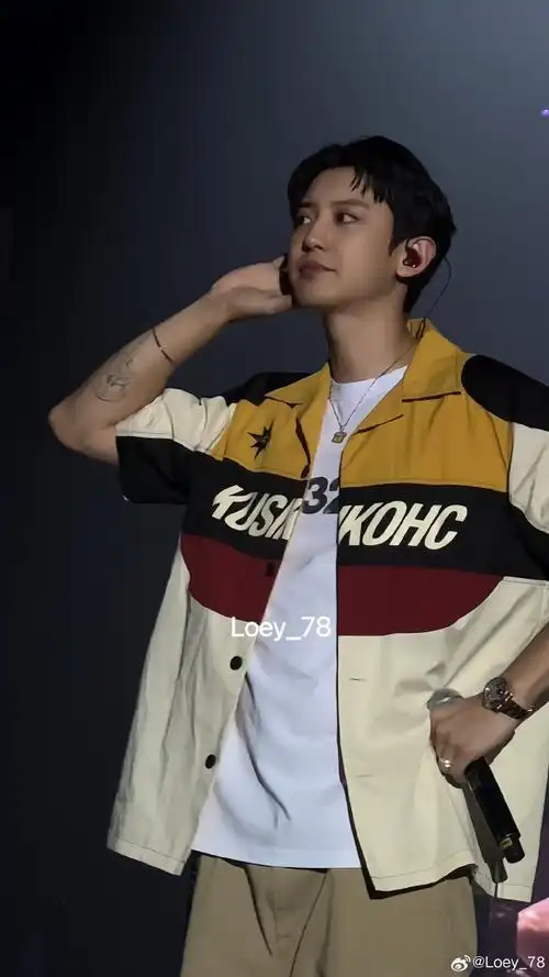 230806 一些帅气截图朴灿烈超话#朴灿烈唯一官方门面#转发请标明出处