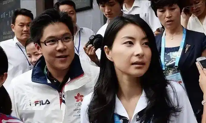 郭晶晶的4个身份:外界低估了她的地位,霍启刚非她不娶实属高攀_霍震霆