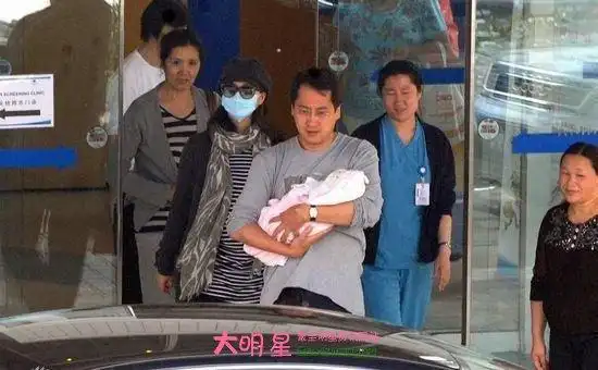 陈好老公是谁陈好与老公刘海峰结婚照