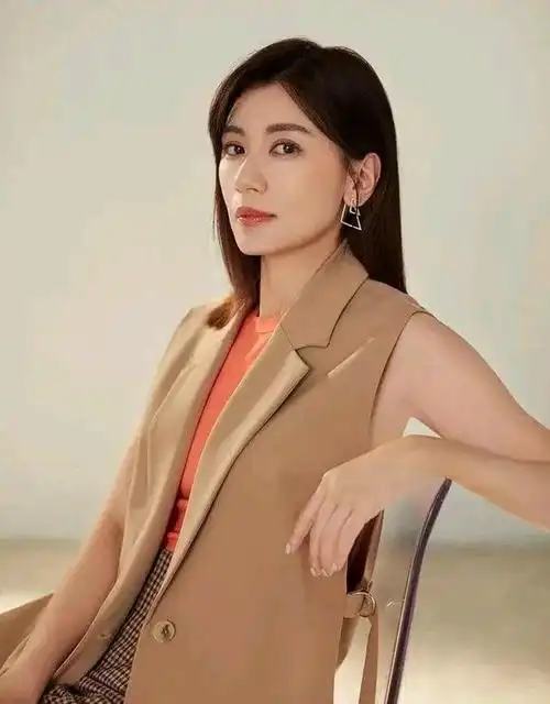 精美图集气质女神贾静雯