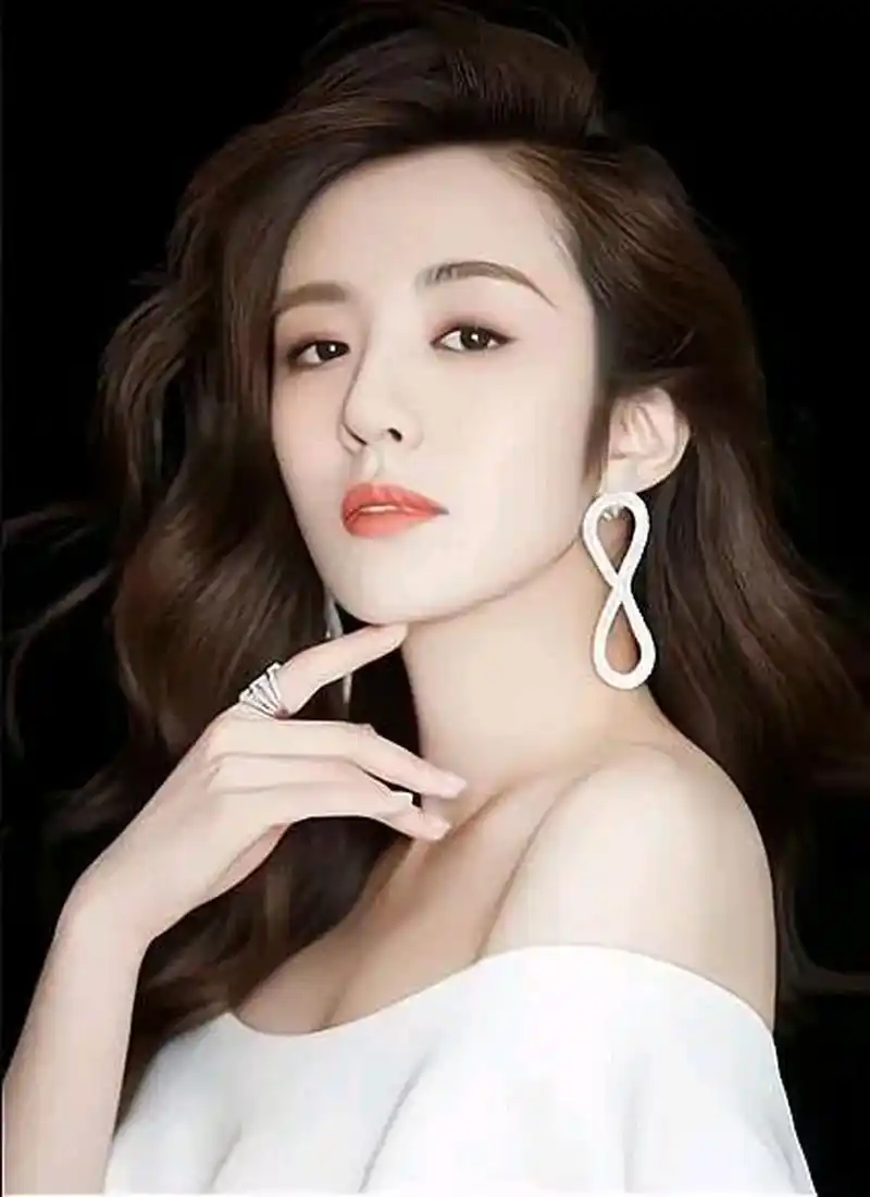 青年演员王晓晨