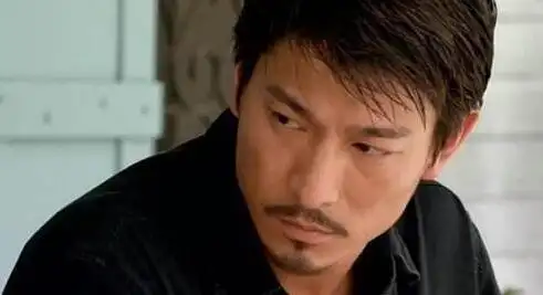 虽然帅到今天,但刘德华第100部电影,《阿虎》却是他最帅的时候!