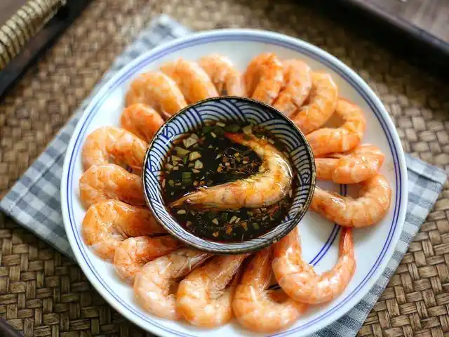 蒸虾的做法清蒸几分钟就熟了(直接用清水蒸就错了)(2)