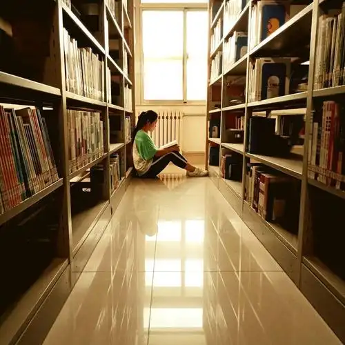 17汉语言一班张慧赶紧为你心中最美的读书背影投票吧