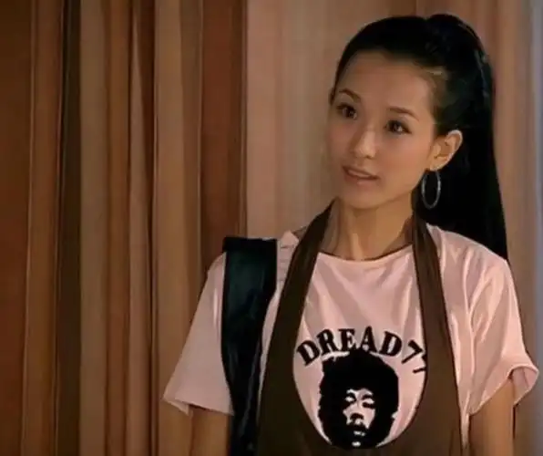 近日,《爱情公寓》林宛瑜扮演者赵霁分享近照,引发网友热议.