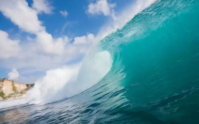 高清咆哮的海浪图片-风景壁纸-高清风景图片-第2图-娟娟壁纸