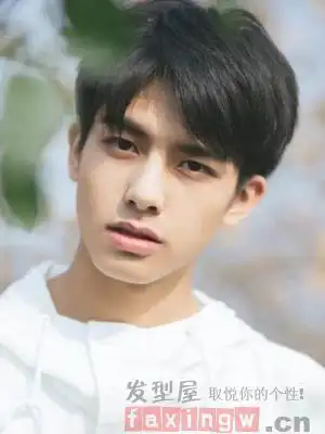 适合95后的男孩发型新学期的校草非你莫属