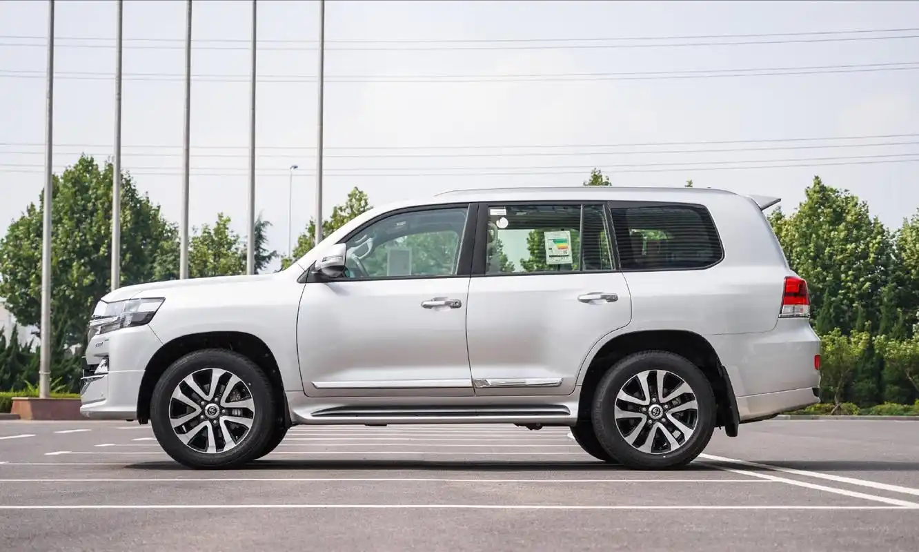 最便宜的丰田兰德酷路泽,6缸动力 四驱,落地60万,比宝马x5霸气