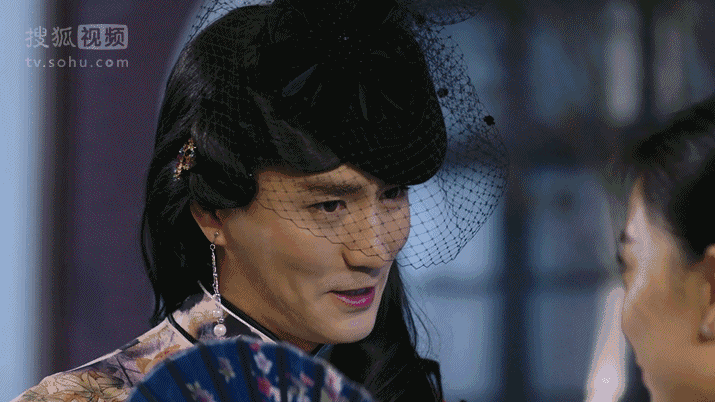 我敢说他一定是男扮女装界的泥石流!