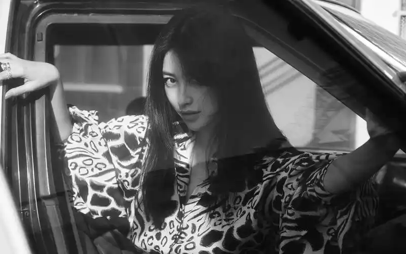 朱珠性感高腰短裤桌面壁纸高清大图预览1920x1200_大陆明星下载_美桌