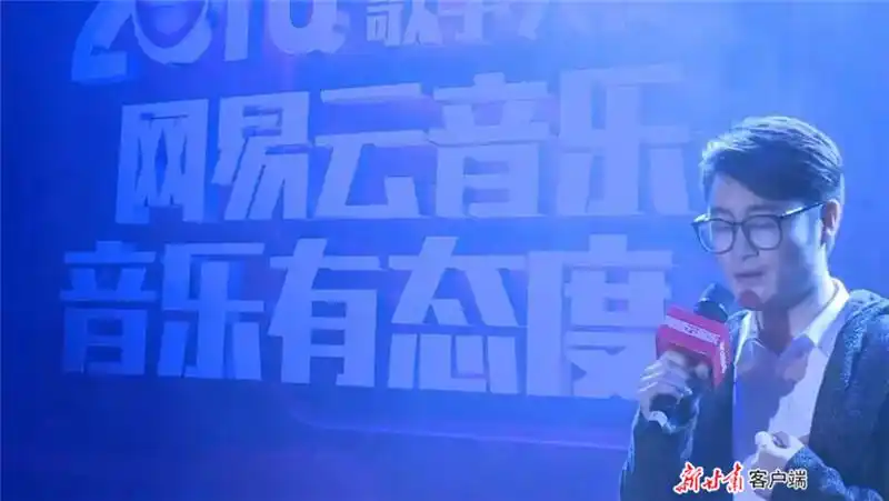 段兴华音乐是心里高高飘扬的那面旗帜