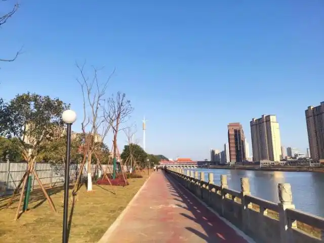 敖幼平调研秀江河沿岸景观提升改造工程项目 | 宜春市人民政府