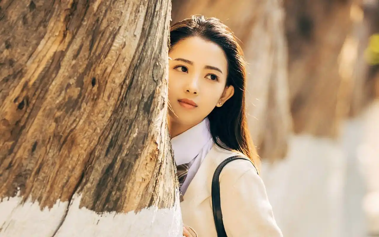 清纯文艺范美女养眼户外写真桌面壁纸