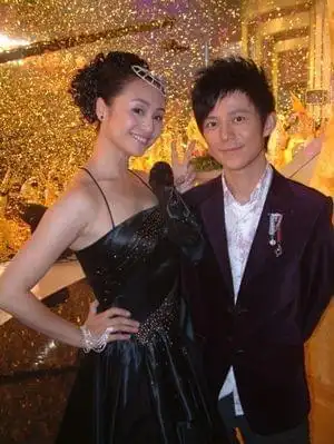 曹颖的身高多少和何炅站在一起被吐槽身高