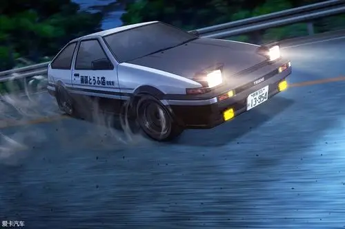 看过《头文字d》的朋友,对拓海在秋名山公路上漂移时开着的ae86一定不