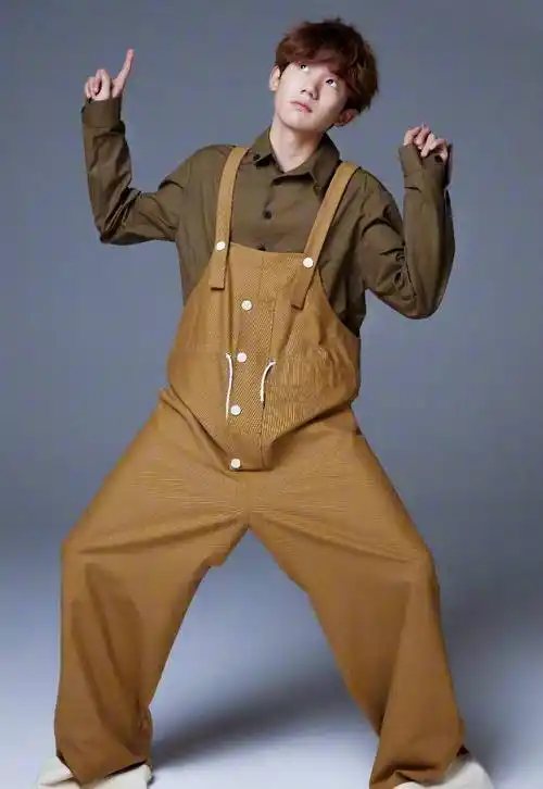 王源在体能训练后进行歌曲创作,胳膊上的肌肉引人关注_腹肌_电影_工作